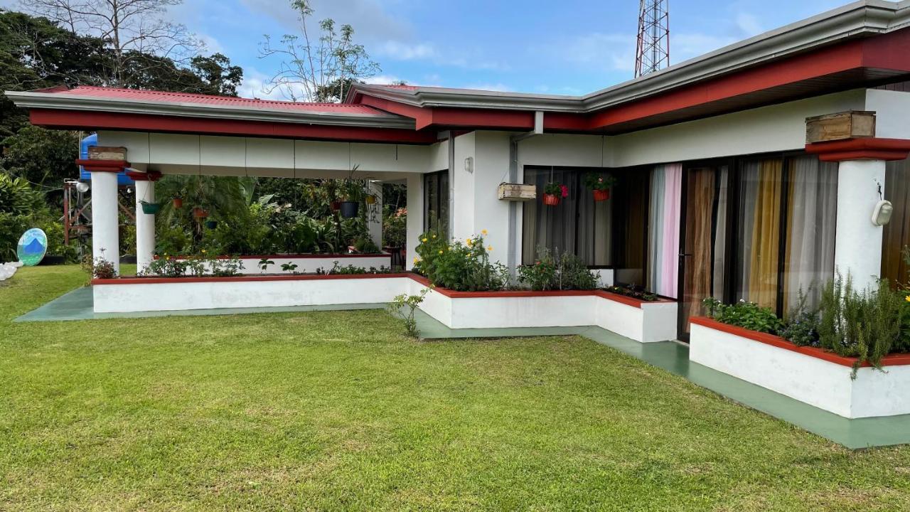 Las Pavitas Cottages Ла Фортуна Экстерьер фото